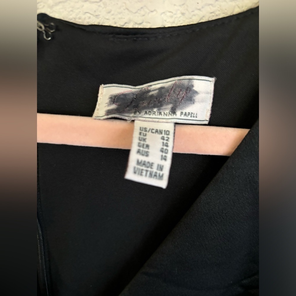 NWT Lovely Adrianna Papell Black Satiny Wrap Top Style Cocktail Sheath Dress 10 - Picture 2 of 7
